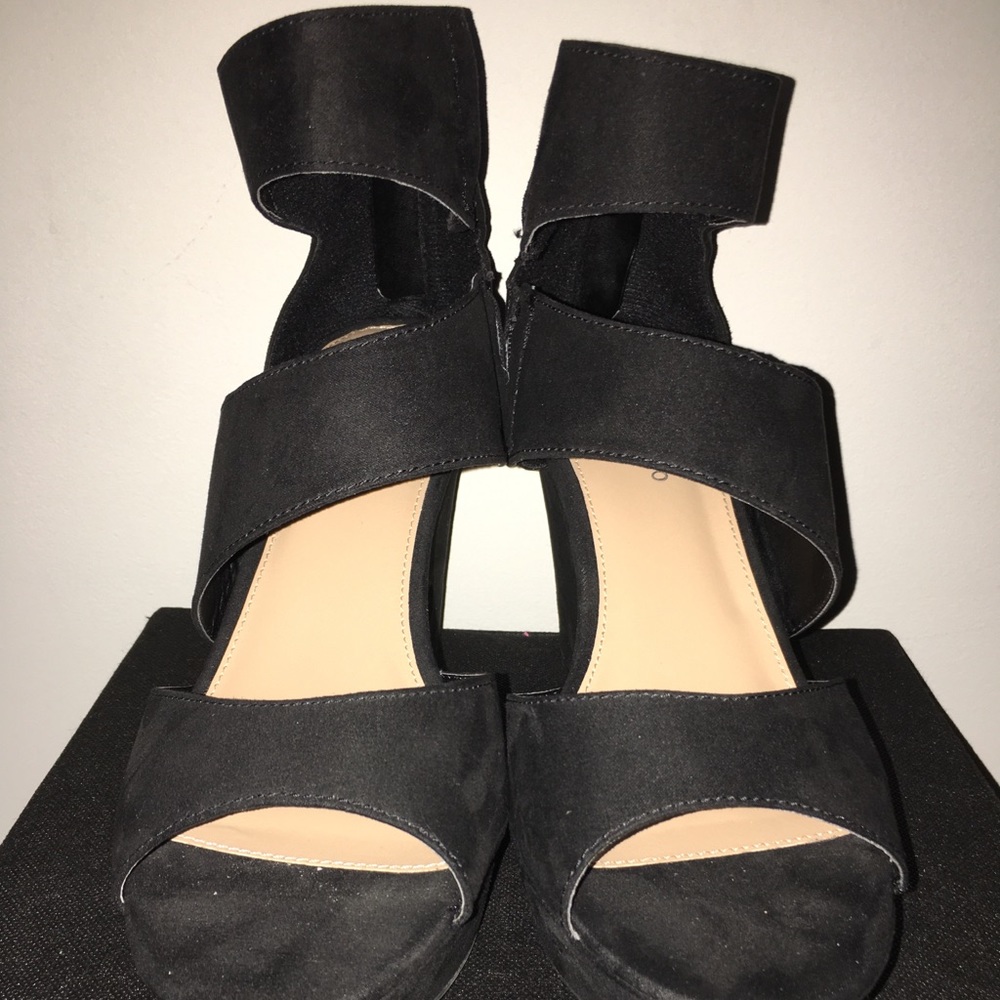 Black Wedges